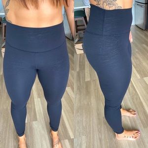 Lululemon Align Size 4 in Black Pattern